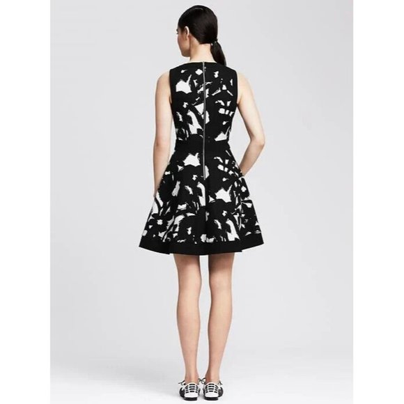 Banana Republic Dress Black White Textured Floral Fit Flare Sleeveless - Picture 2 of 13